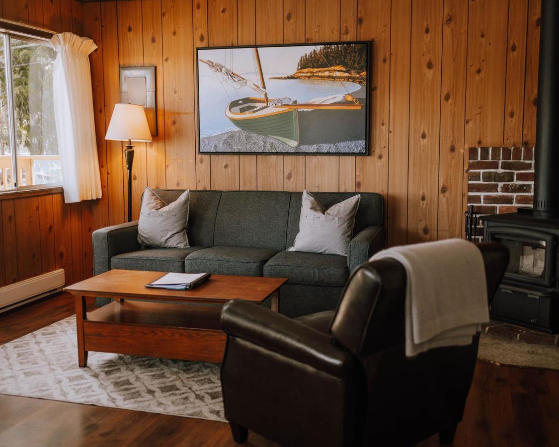 Page'S Resort & Marina Gabriola Exterior photo